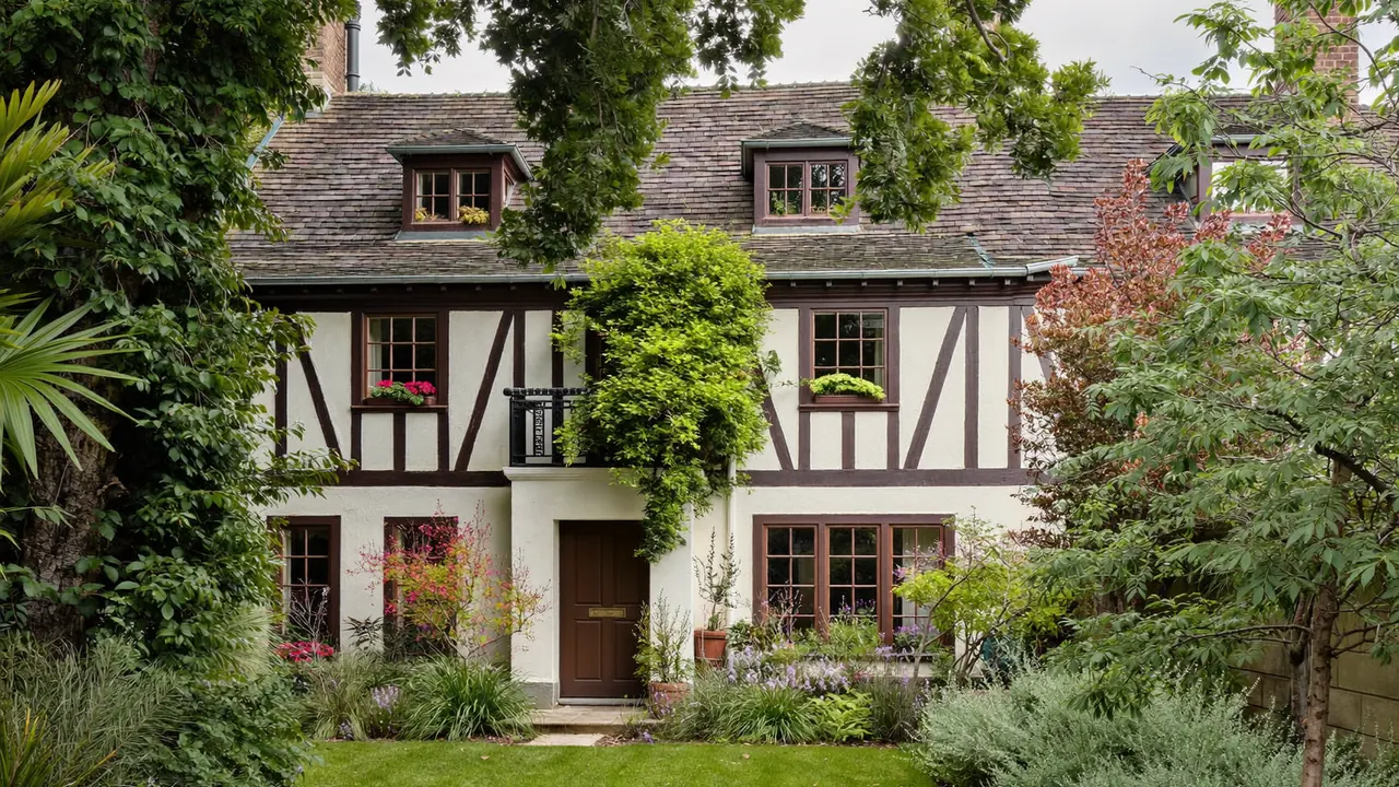 Period property with sympathetic timber sash window replacements